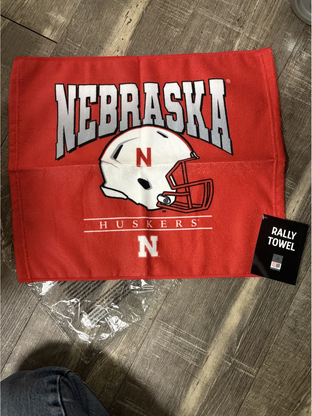 NWT University of Nebraska Cornhuskers Rally Towel Sports Fan Red White